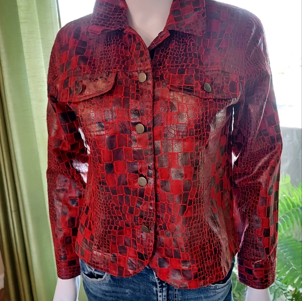 Bamboo Traders : Cotton/ Poly blend Red Faux Snakeskin Jacket w a Goldtone Sheen